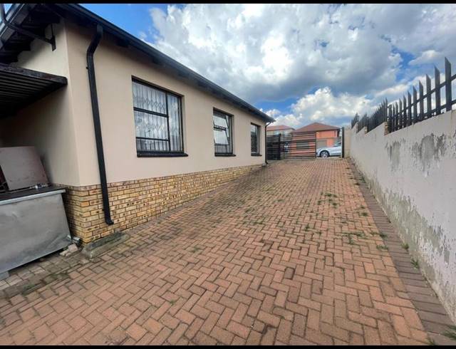 3 BEDROOM HOUSE FOR SALE IN MINDALORE